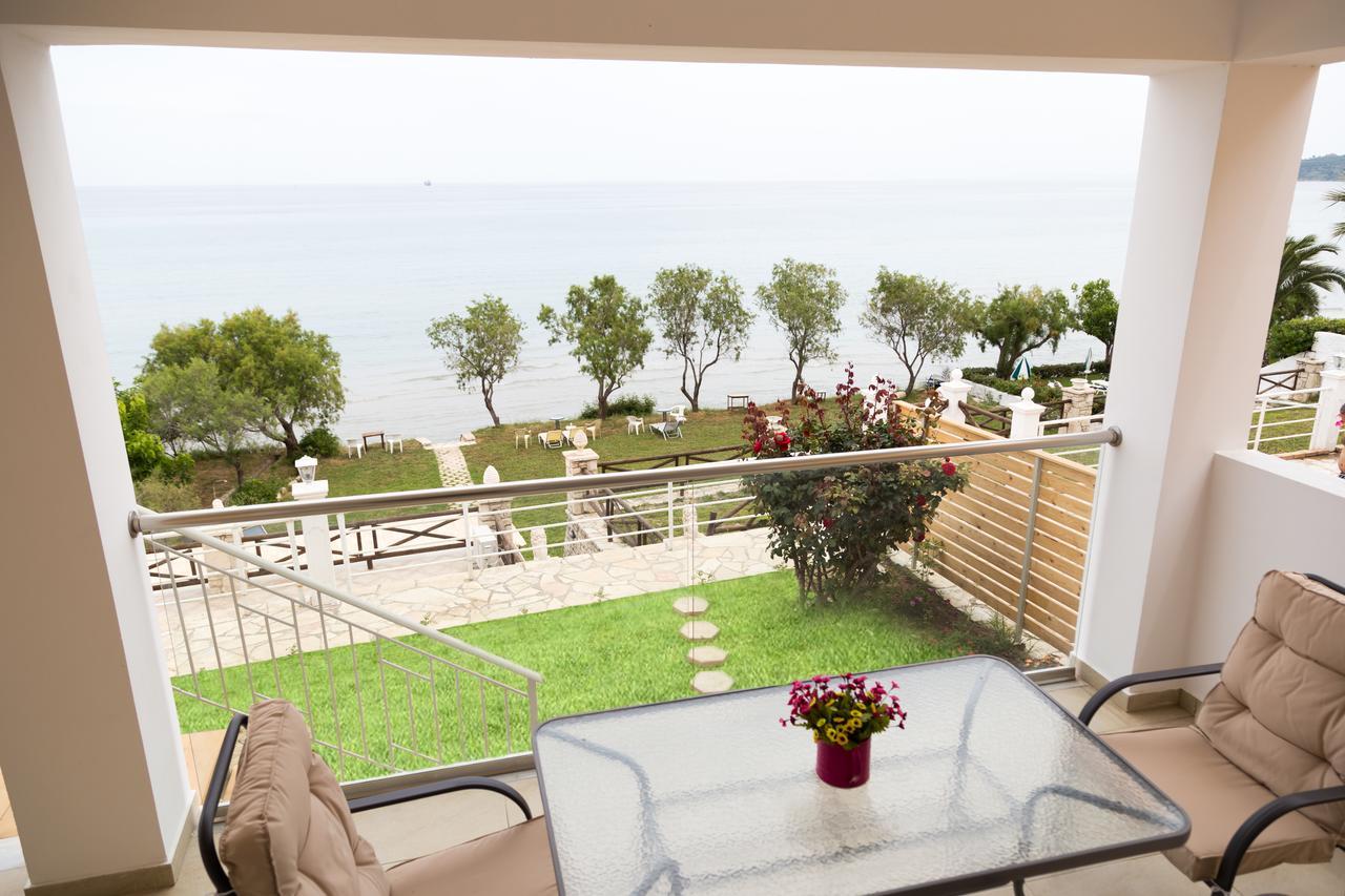 Laura Beach House Alykes  Exterior photo